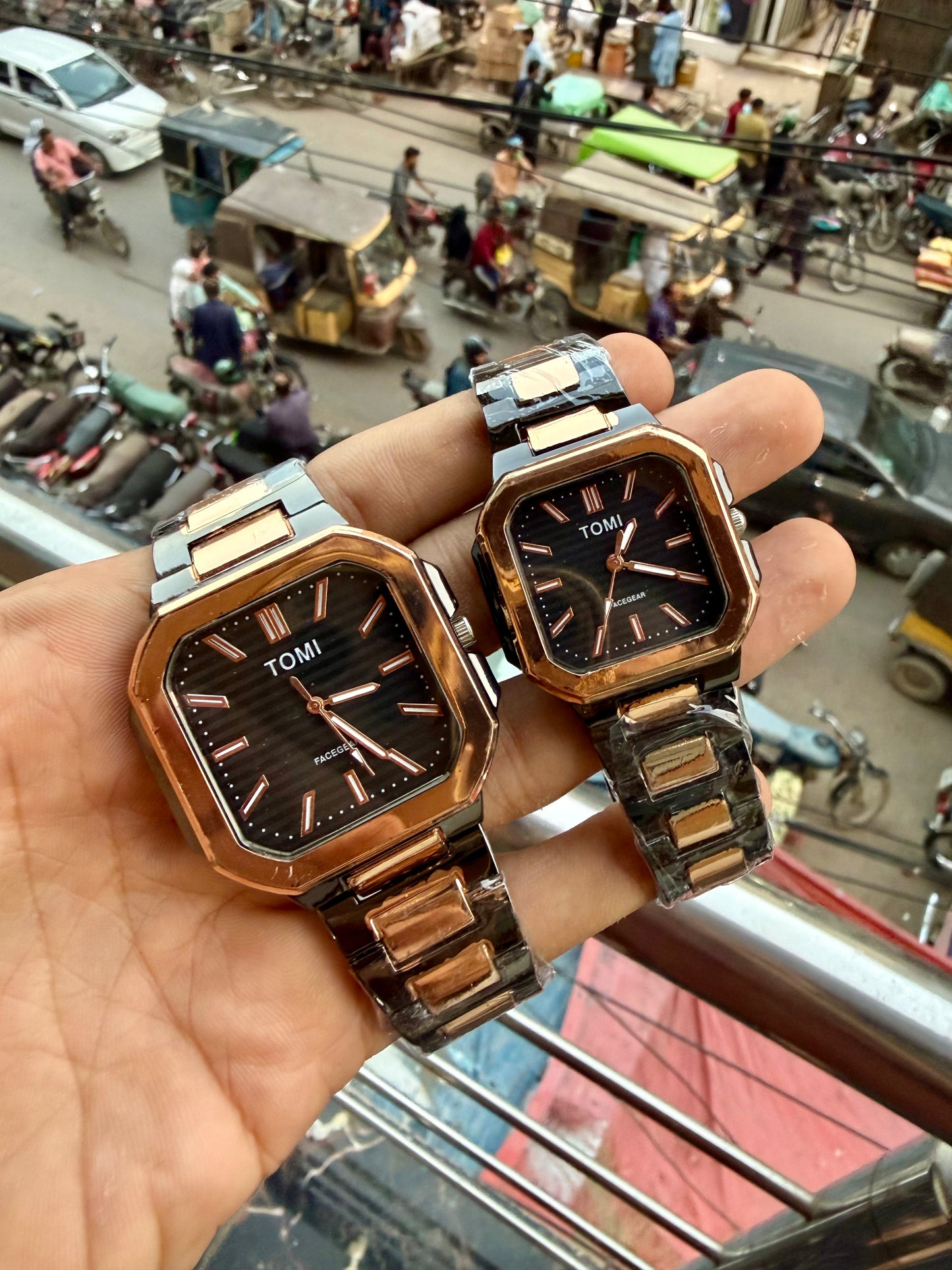 TOMI CUBITUS PAIR