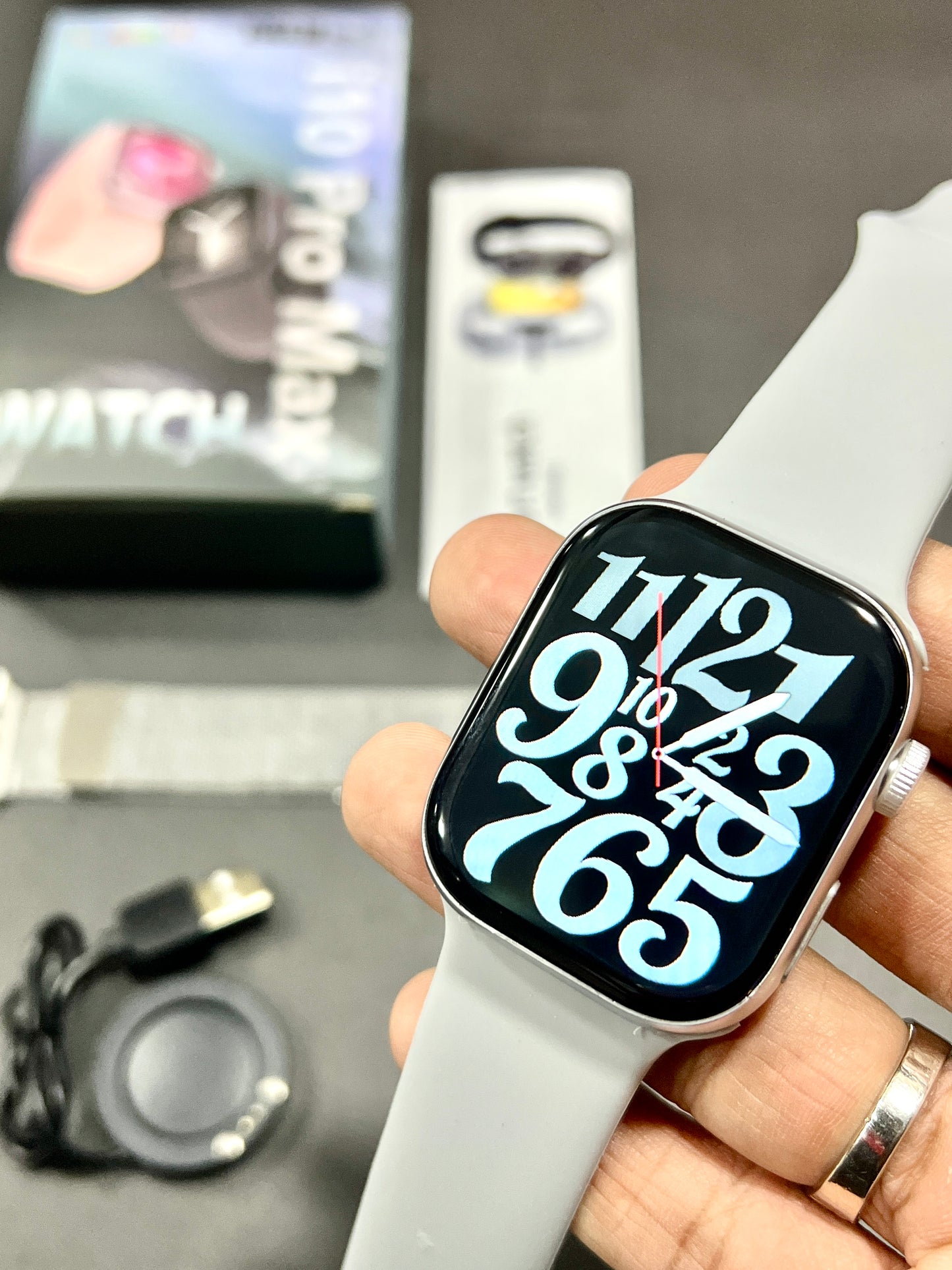 I10 Pro Max With Magnet Chain